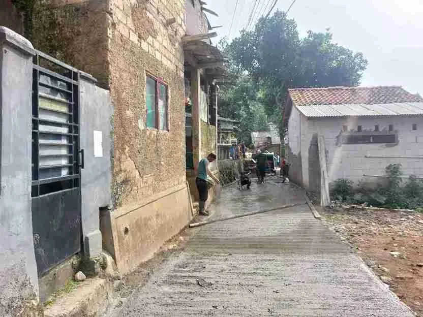 Rabat Beton Jaling di Legok Picung Selesai dari Dana Desa Tahap I